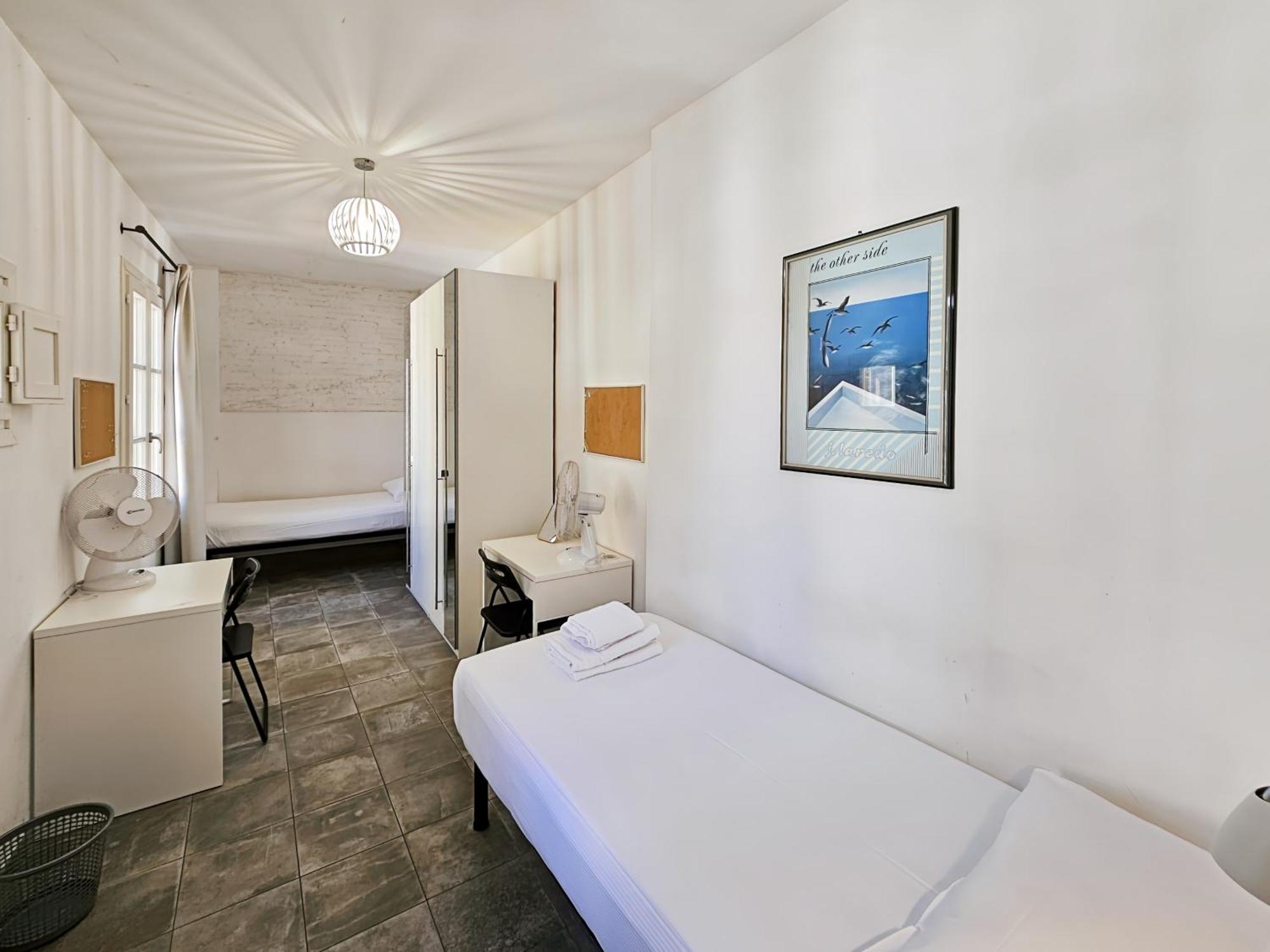 Third Floor San Lorenzo Apartment *